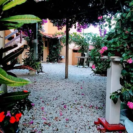 7 - Apartamento com jacuzzi para até 05 pessoas em Bombas-2